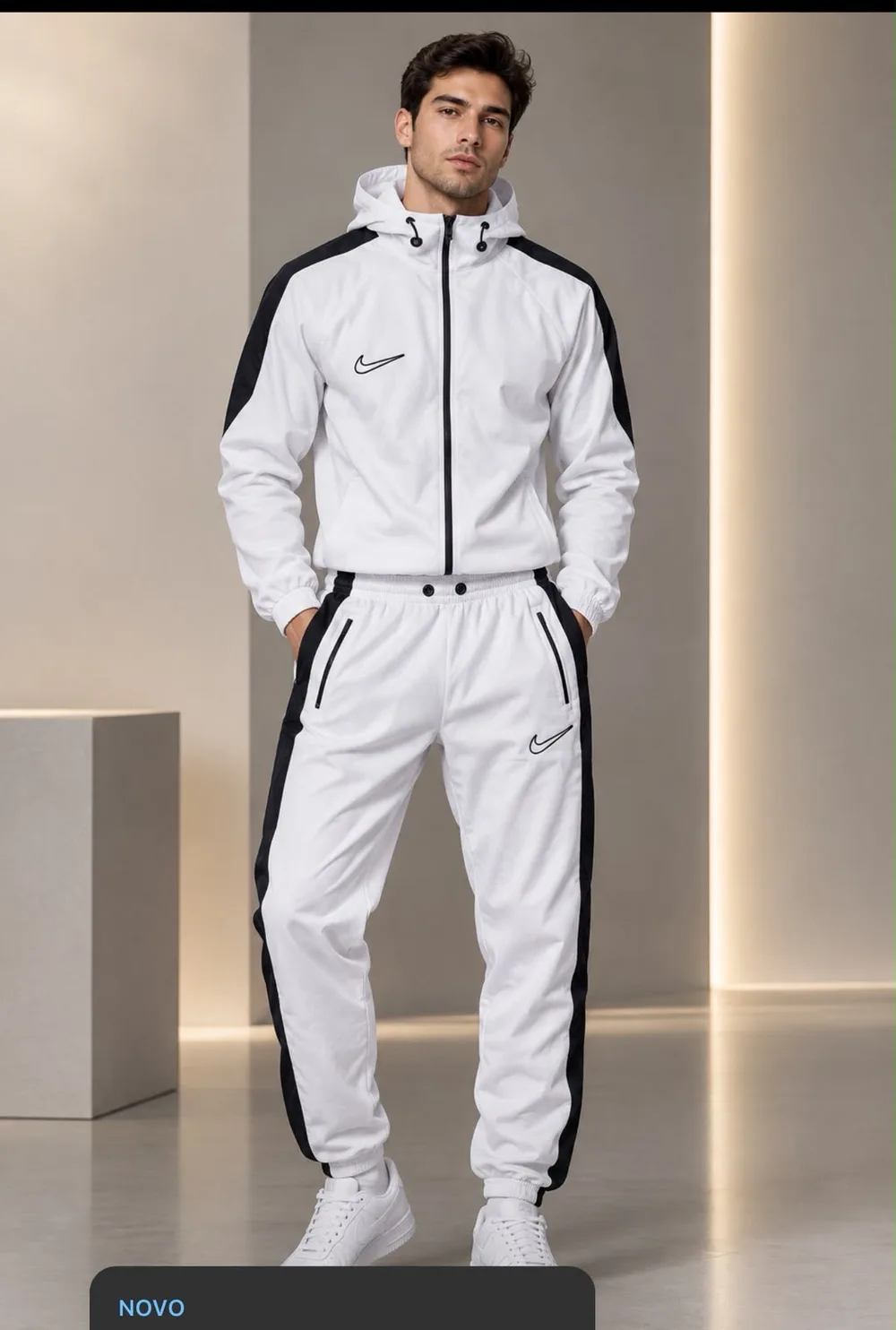 Conjunto branco com capuz